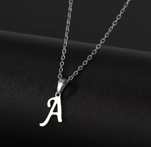 Velavora™ Minimalistische Initialenketting – A–Z Roestvrij Staal